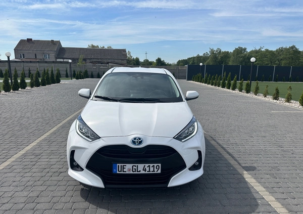 Toyota Yaris cena 69900 przebieg: 31000, rok produkcji 2021 z Brzozów małe 301